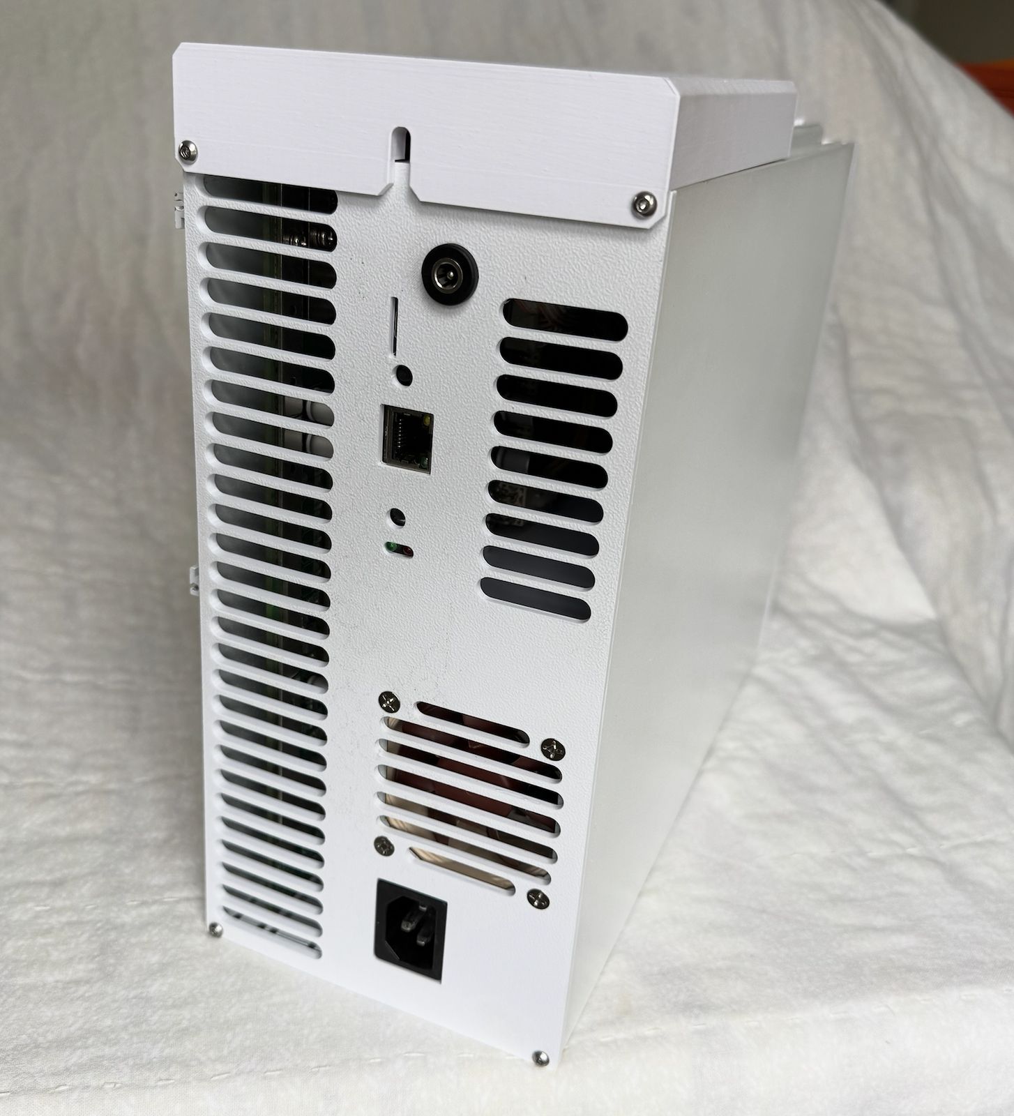 Slim19 mining heater in white, rear view