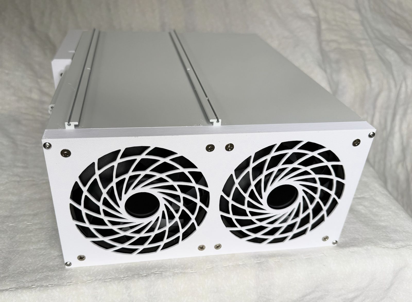 Slim19 mining heater in white, side view